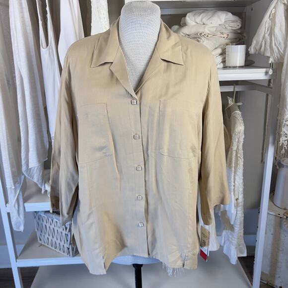 Notations Plus sz. 2X 100% Silk khaki button up blouse lightwt. layering
#2402 - Picture 1 of 7